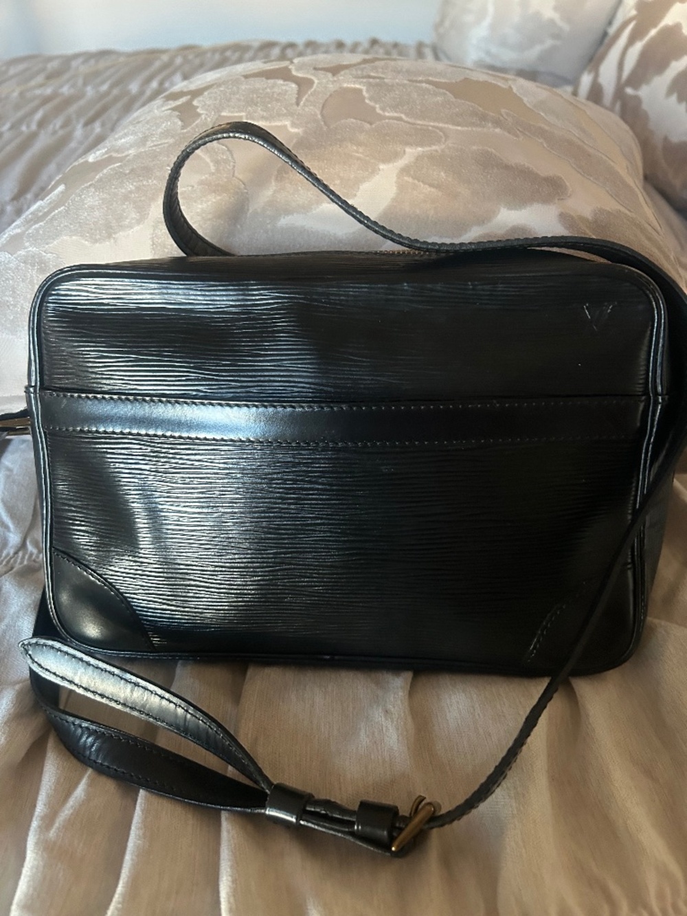 Black Epi Crossbody (Vintage)